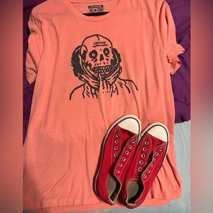 Converse cool tee and shoe bundle, sz Medium & sz 6 Men’s or 8 in Women’s